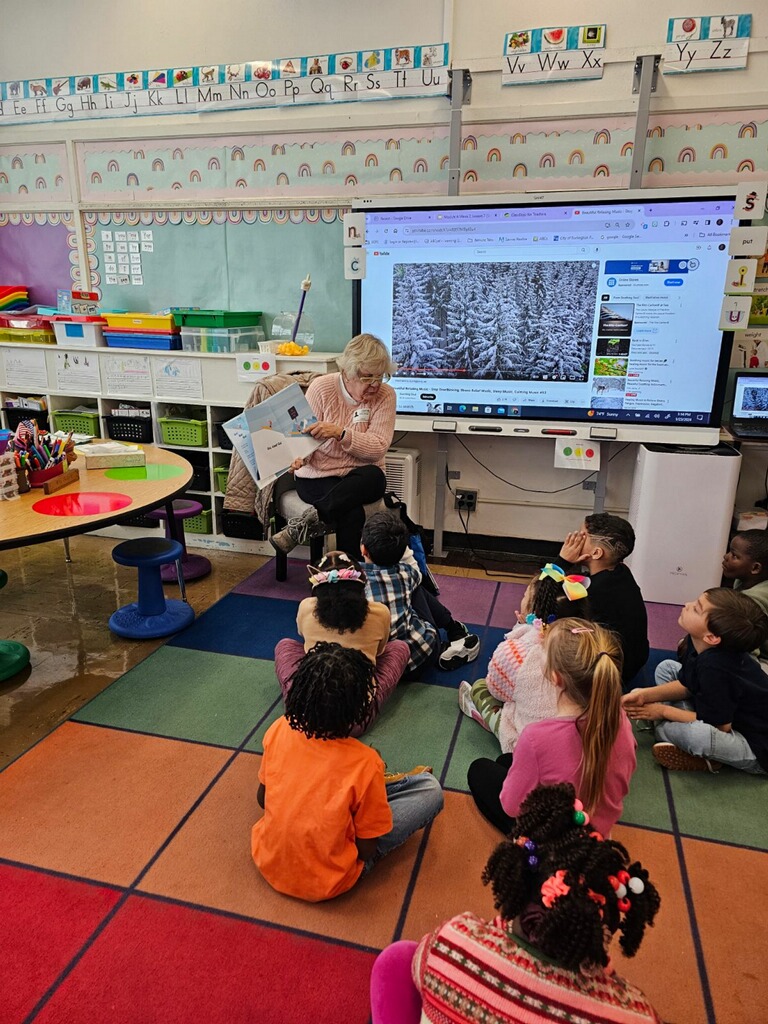 cjlschool's tweet image. Retired Burlington City librarian Mrs. Kathy Leary Morgan visited Mrs. DeDeo and Mrs. Bakely's rooms today to share a story with the students.  Thank you for returning to CJL and bringing such a cool story Mrs. Morgan!
#GuestReader #CityProud #CityStrong