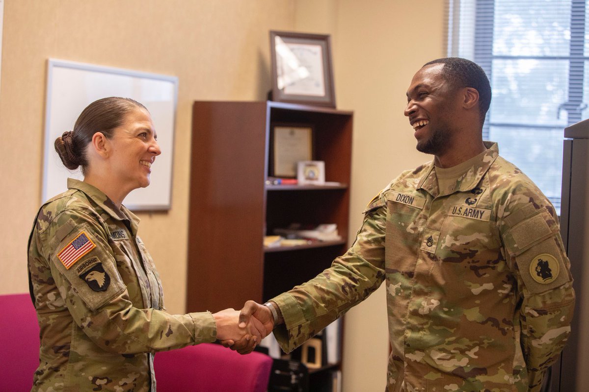 ARMYSOUTH's tweet photo. Today, Maj. Gen. William Green Jr, the @ArmyChaplains Chief of Chaplains, and Sgt. Maj. Meaghan Simmons, the U.S. Army Chaplain Corps Regimental Sergeant Major, conducted a staff assistance visit at #ARSOUTH.
@Southcom l @usarmy https://t.co/Jgj1Ju9O5H