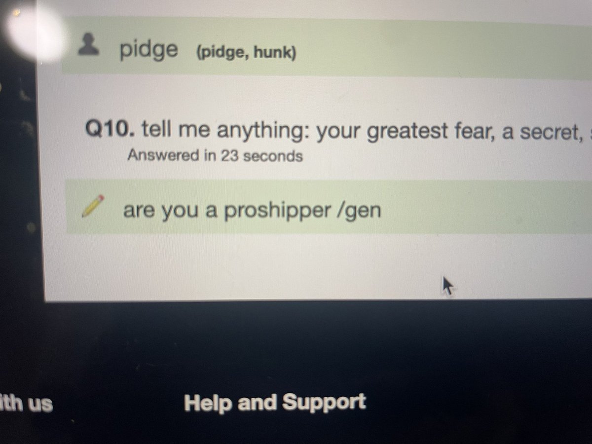 bluemantics's tweet image. Who the hell took my uquiz and asked if I’m a proshipper. NO. IM NOT.