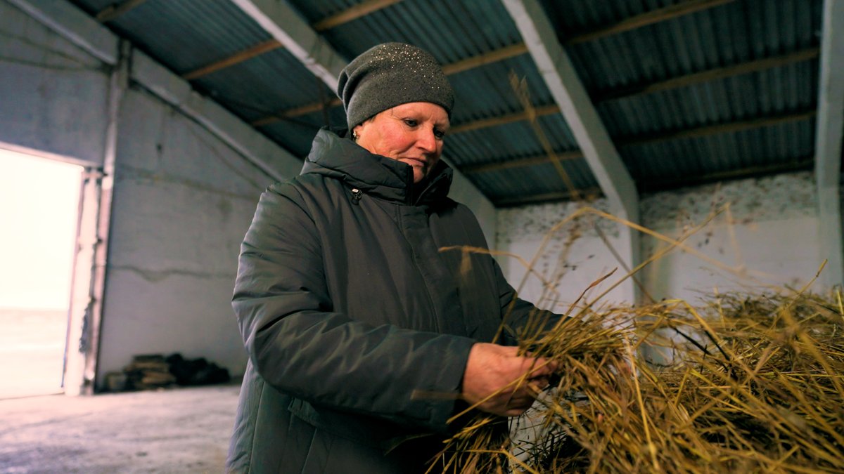 UNDPEurasia's tweet photo. Giving women access to sustainable resources can create more resilient households and communities.

In #Kazakhstan, Yuliya and Galina are embracing a greener future with biomass briquettes. See how they do it: https://t.co/7KuW5SQQ3B via @UNDPKAZ 

#FutureIsPossible https://t.co/akGbny8LTw