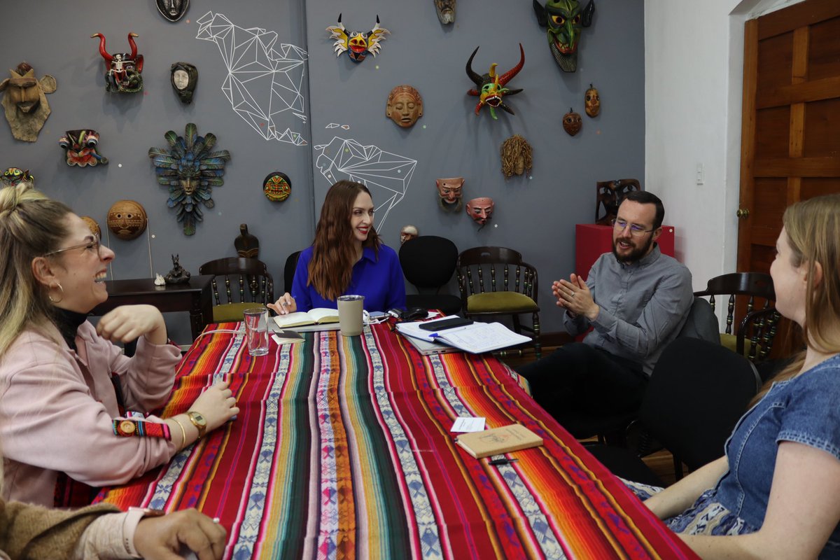 CIDAPAMERICA's tweet photo. Seguimos trabajando en nuevos proyectos que aporta al sector artesanal💪🏼🤩

Gracias @AF_Cuenca por su visita. https://t.co/0wMMLb39Q4