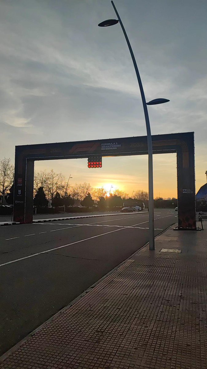 DiSiCo30_872's tweet image. Tras el anuncio oficial del nuevo circuito urbano de Madrid para el GP de España de 2026, no he podido resistirme a darme una vuelta e investigar el estado actual del trazado alrededor del IFEMA. 

Abro hilo: