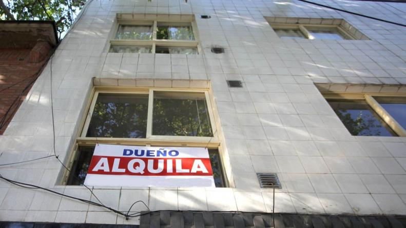 PROVINCIALES: DESESPERANTE SITUACIÓN DE LOS INQUILINOS CORDOBESES

🗣️ Maximiliano Vittar, pte de <a href="/InquilinosC/">Inquilinos Córdoba</a>, comentó la situación que viven todas las personas que tienen que alquilar tras la derogación de la ley de alquileres. "El problema no es la ley", dijo.