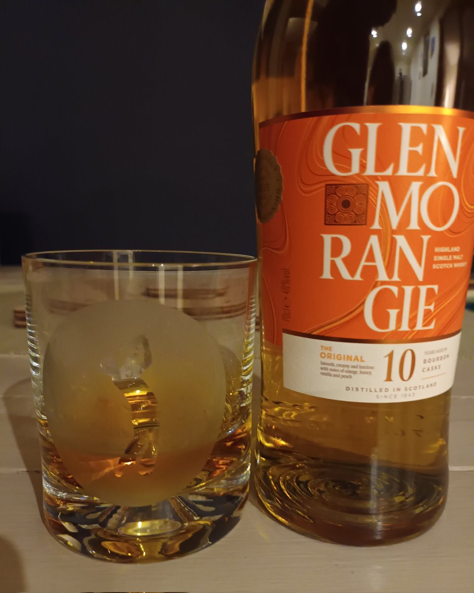 James1981m's tweet photo. I'm a few days early with this culinary delight,
but it is well needed on such a minging night.
Haggis topped nachos, not a traditional dish,
but accompanied with a malt, nane ah yer blended pish! 😅 🥃🏴󠁧󠁢󠁳󠁣󠁴󠁿

Happy Burns night when it comes. https://t.co/G3VOfYjHHY