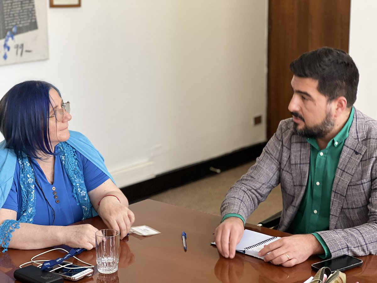 🔴Hoy nos reunimos con la directiva de <a href="/gremial_agal/">AGAL - Abogadas y Abogados Laboralistas de Chile</a> encabezada por su presidenta Carmen Espinoza, para recibir sus consultas y dialogar sobre la ley #40Horas entre otros temas
➡️Director <a href="/pzenteno01/">Pablo Zenteno Muñoz</a> junto a las jefas de gabinete y jurídica, participaron por la DT
#DiálogoSocial