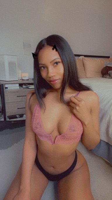 ✨Stretching live now  on @chaturbate! https://t.co/iFbuYY8sJj<a class="tags" href="/tag/chaturbate">@chaturbate</a><a href="/tag/superbowl2024"class="tags"><span>#superbowl2024</span></a><a href="/tag/usherbowl"class="tags"><span>#usherbowl</span></a>