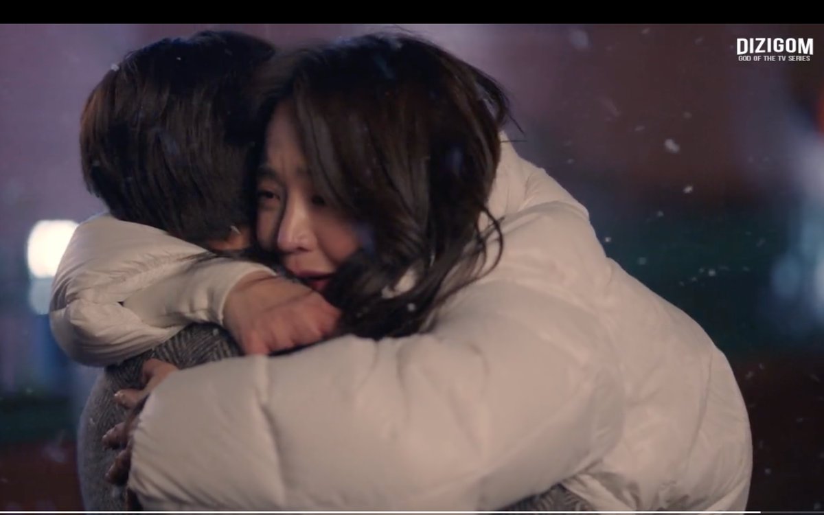 ikisi de çok sevdiğim oyuncalar. İzlemesi keyifli bir diziydi. Bu çiftten daha fazla romantik sahne isterdim ama. Yine yurt dışına gitmeli final yaptılar. Hiç sevmiyorum böyle finalleri