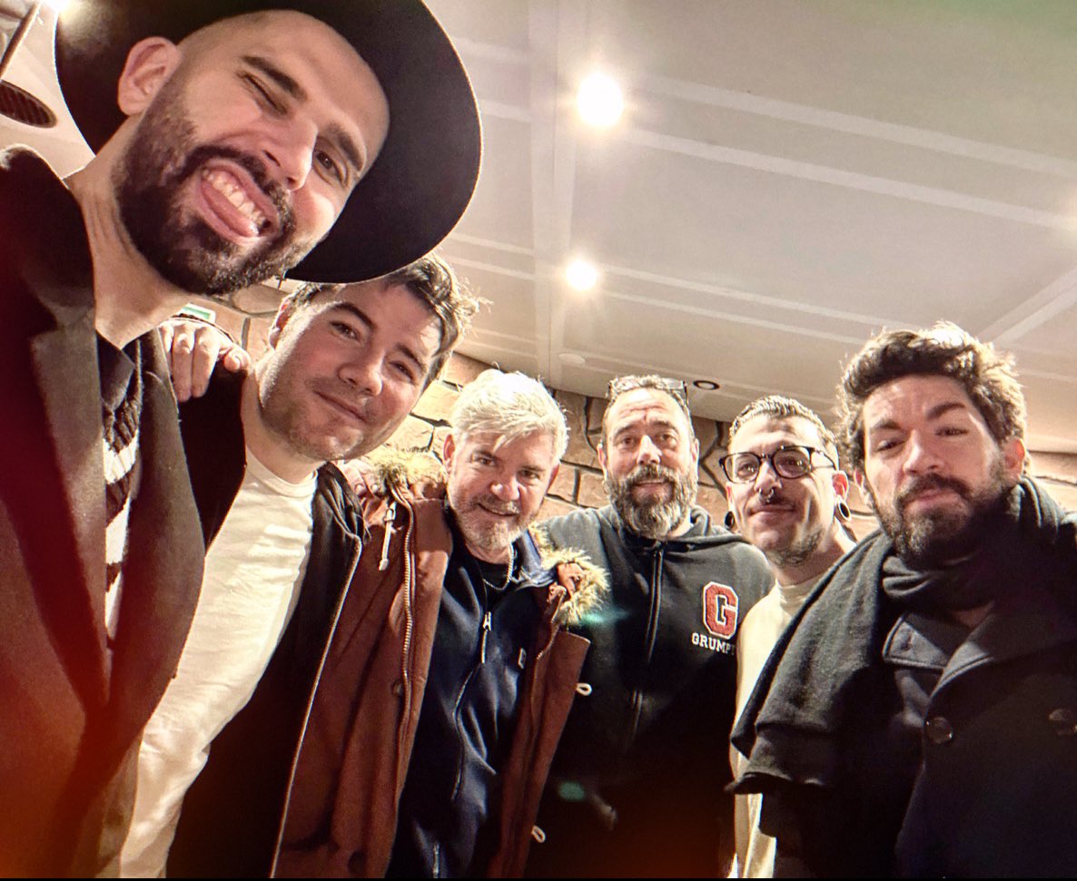 Hoy ha venido una visita de lujo 💎
<a href="/siloe_music/">Siloé</a> al estudio 🎛️