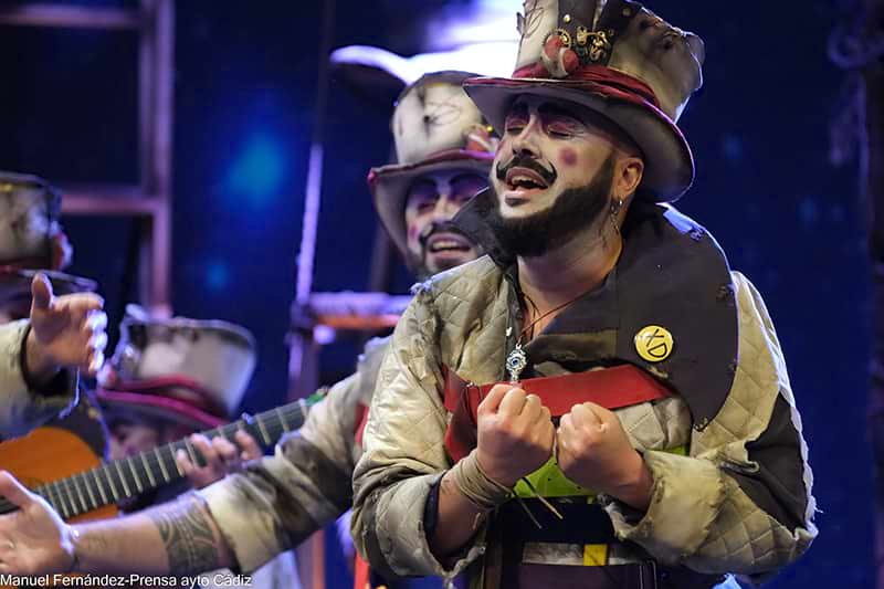 No sé cómo explicar que han sacado dos comparsas con mis dos personalidades. Igual de necesarias las dos pa este corazón tan chiquito.❤️‍🩹