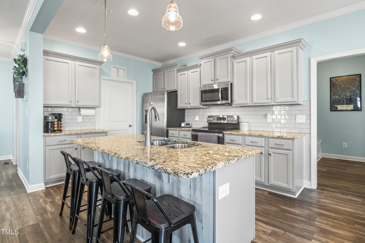 SDreamHomes's tweet photo. ✨Brand New Listing ✨

Showings start this week! RARE find in this 3 bedroom 2.5 bath with a 2 car garage on a 1 acre fenced in lot! Contact me today for more information!☎️🏠

#justcalljennifer #southerndreamhomes #homesofraleigh #homesofnc #raleighhomes #zebulonhomes #ra ... https://t.co/TqBgWZ231j
