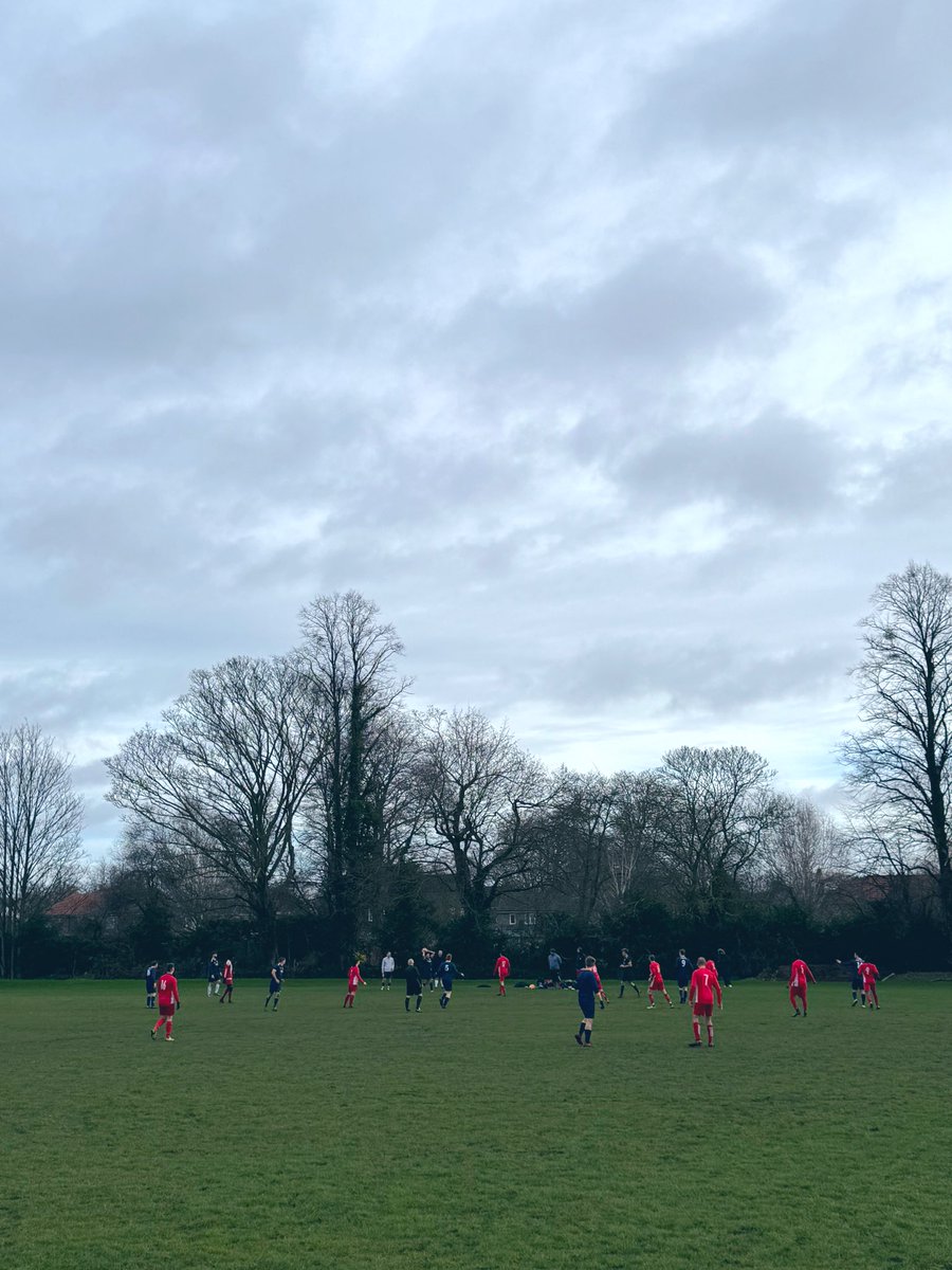 Coldhams Dons FC (@coldhamsdonsfc) on Twitter photo Sunday mornings cup result 🏆:
Dons 2 - <a href="/kingbillfc/">King Bill F.C. Firsts 👑</a> 2 (Dons win 4-2 on penalties)
The Dons came back from 2 early goals to get back to 2-2. Goals from Rafa and Momoh.
A competitive match on a very sticky pitch, which was settled by the Dons converting all their pens ⚽️. Sunday mornings cup result 🏆:
Dons 2 - <a href="/kingbillfc/">King Bill F.C. Firsts 👑</a> 2 (Dons win 4-2 on penalties)
The Dons came back from 2 early goals to get back to 2-2. Goals from Rafa and Momoh.
A competitive match on a very sticky pitch, which was settled by the Dons converting all their pens ⚽️.