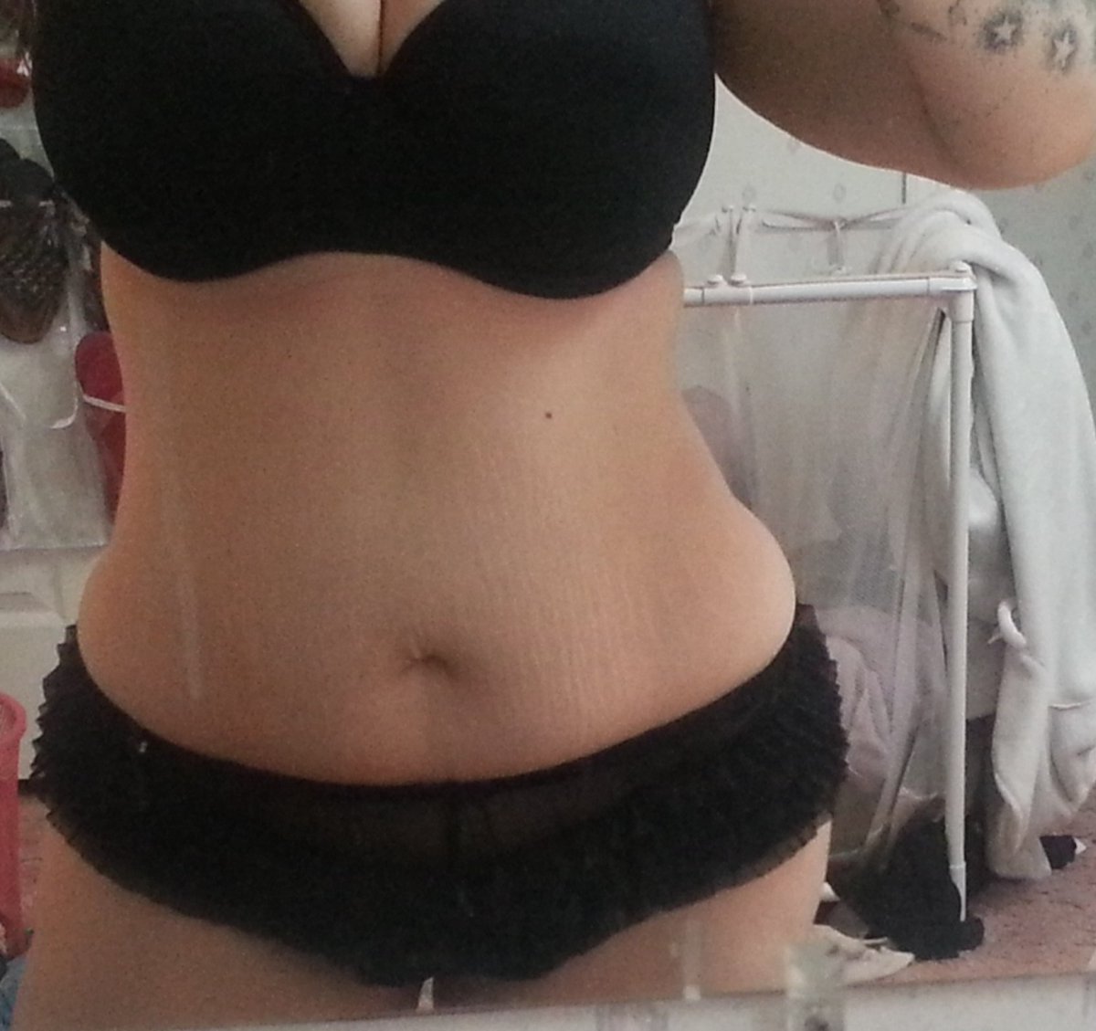 Möchtest meine brüste anfassen? Dann Retweet ❣