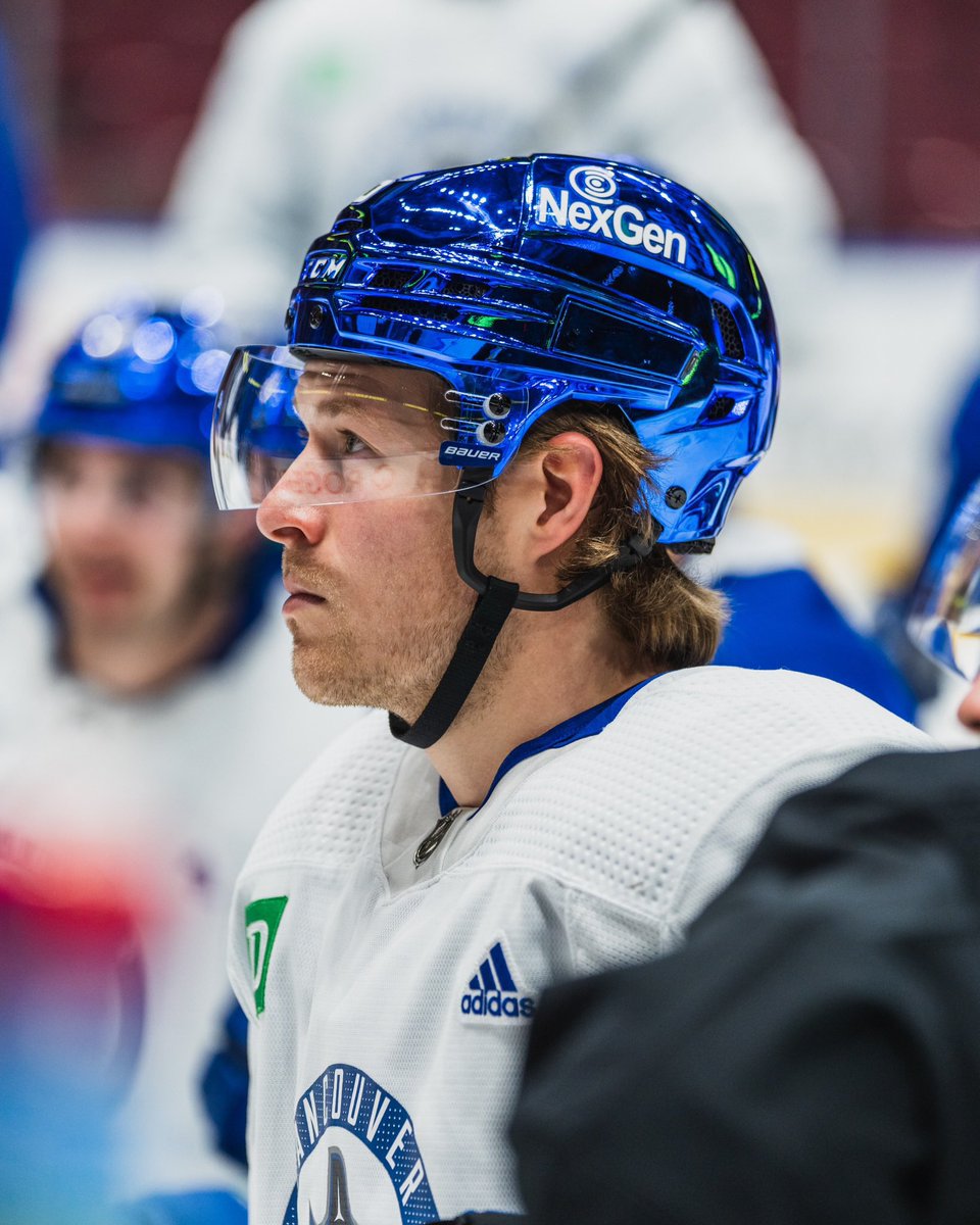 spittinchiclets's tweet photo. Canucks have joined the chrome dome party 🪩

📸: @Canucks https://t.co/LW014aY8Yt
