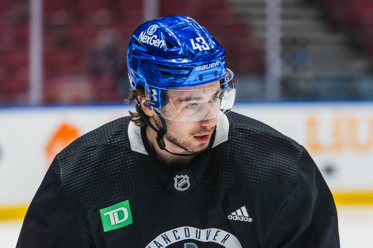 Canucks have joined the chrome dome party 🪩

📸: <a href="/Canucks/">Vancouver Canucks</a>