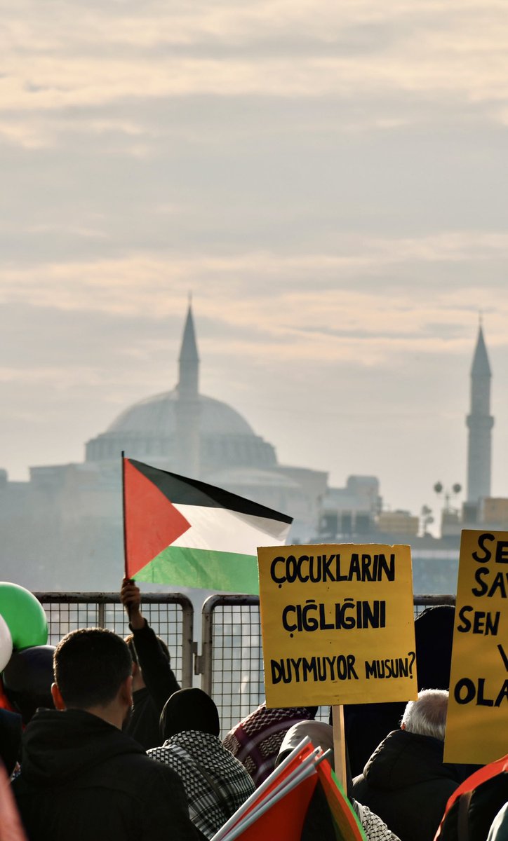 ulkerbey's tweet photo. Gazze’de katliam var!

#GazaStarving https://t.co/yr6fbyUSwP