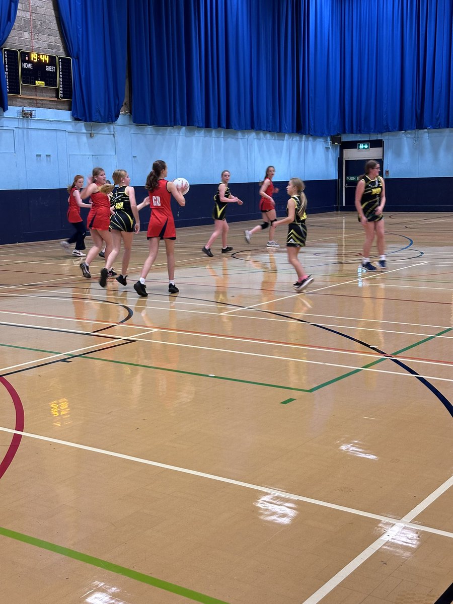 Eliz_CollSport's tweet image. 🏐What a way to finish 1st season for our EC Colts Netballers🏐

14-7 v Liberte D. These girls have developed amazingly over the last 5 months in Div 3 after starting together in September

Season stats
3 loses
1 Draw
6 wins &amp;amp; 5 game win streak
132 goals scored

Next up-play offs