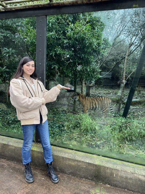 Watch Victoria Salvatore's leaked NSFW photo on TwXstars