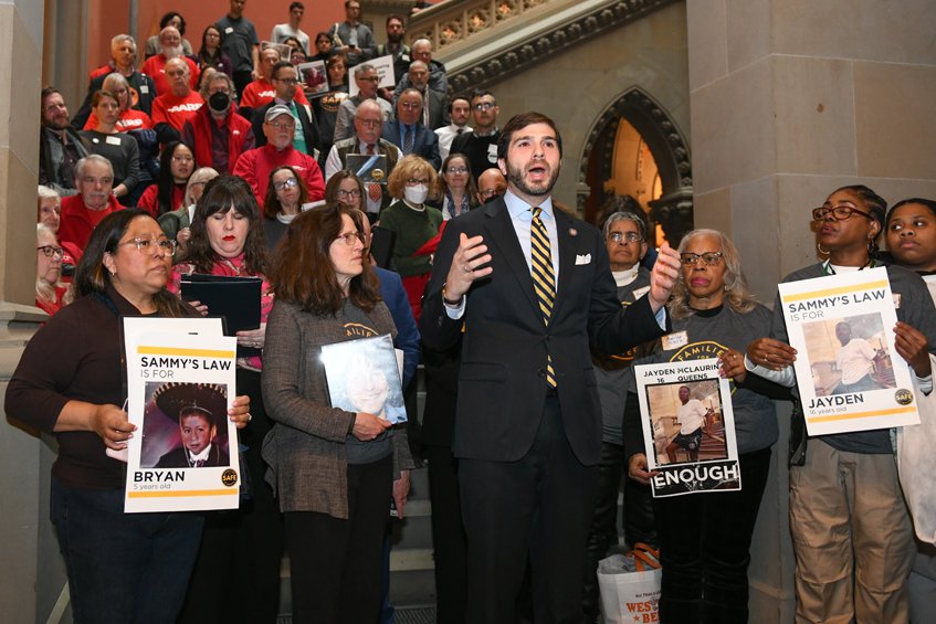 Today, I stood with NYers who lost loved ones to traffic violence to say enough is enough.

We know how to treat this epidemic. Design better streets. Pass #SammysLaw. Pass my bill to require speed limiters for frequent reckless drivers.

There's no time to waste. #SafeStreetsNow