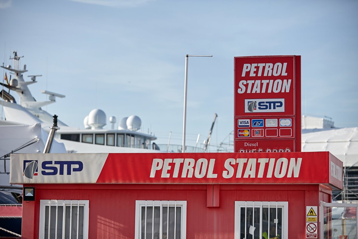 Did you know that our petrol station has high flow pumps to provide fast and easy service?

#stpshipyardpalma #yachtindustry #refitandrepair #shipyard #yachting #fuel #yachtrefinishing #yachtworld #shipyardlife