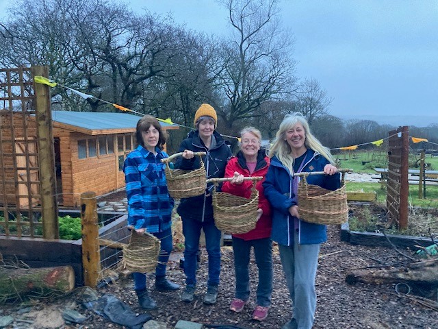 Another great basket weaving session today with @CassandraLishman , @PembrokeshireWillow @HelygSirBenfro lovely to use some of <a href="/GarddEnfys/">Gardd Enfys</a>  willow that we planted in our willow workshops last year #sustainableliving #growyourown #localproducts <a href="/cavoceredigion/">CAVO Ceredigion</a>