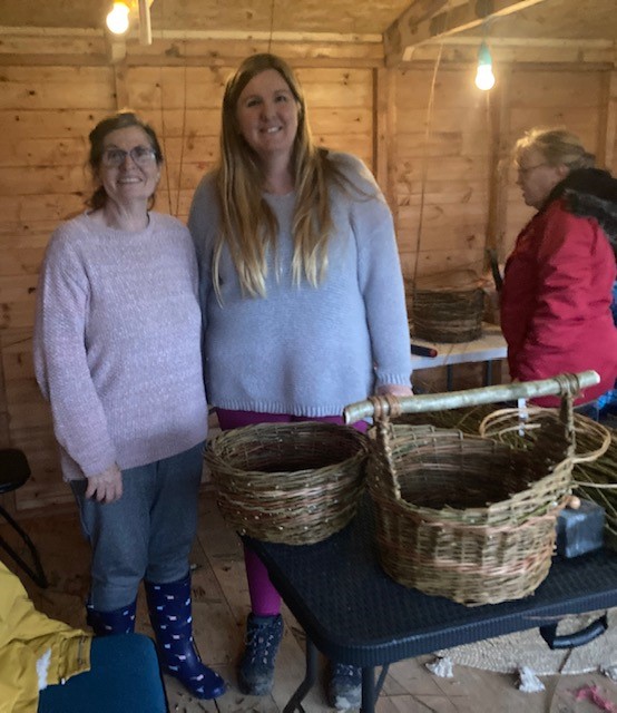 GarddEnfys's tweet photo. Another great basket weaving session today with @CassandraLishman , @PembrokeshireWillow @HelygSirBenfro lovely to use some of @GarddEnfys  willow that we planted in our willow workshops last year #sustainableliving #growyourown #localproducts @cavoceredigion https://t.co/Wq8kdnYhdj