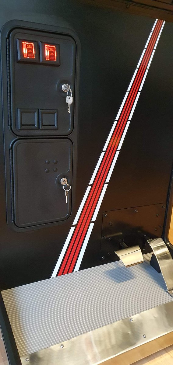 Stunning OutRun upright restoration done by Jim Cain using some of our artwork. What a beauty 😍