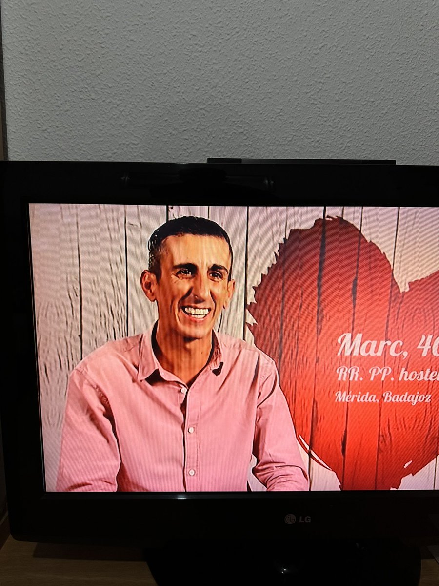 El padre de el cejas en  #FirstDates23E