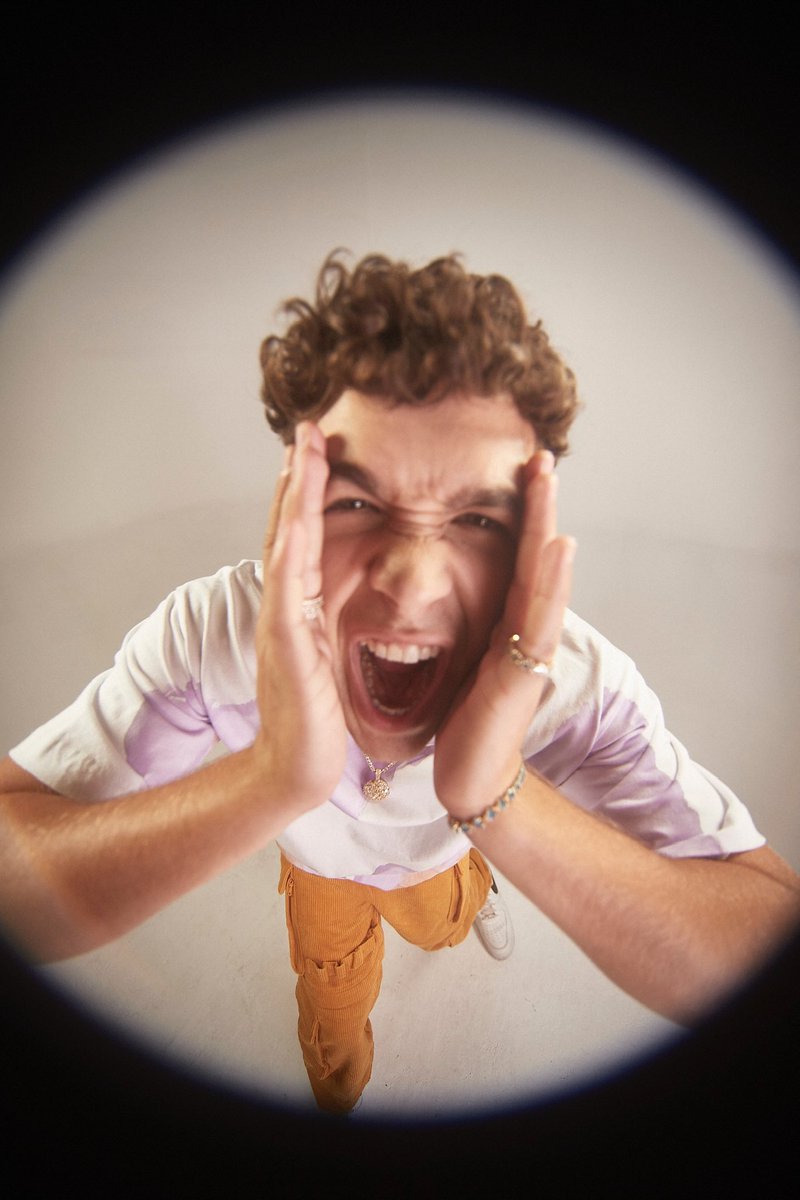 AustinMahone's tweet image. Be happy. It drives people crazy. 🧡⚡️