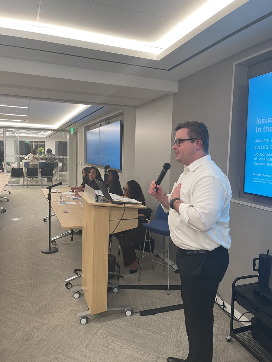 An amazing turnout Jan. 18 for a <a href="/BWLofLA/">BlackWomenLawyersLA</a>
panel discussion on employment law issues relevant to #womenintheworkplace. Hosted by Seyfarth's LA office, topics included #payequity, #pregnantworkers, #lactationaccommodation.