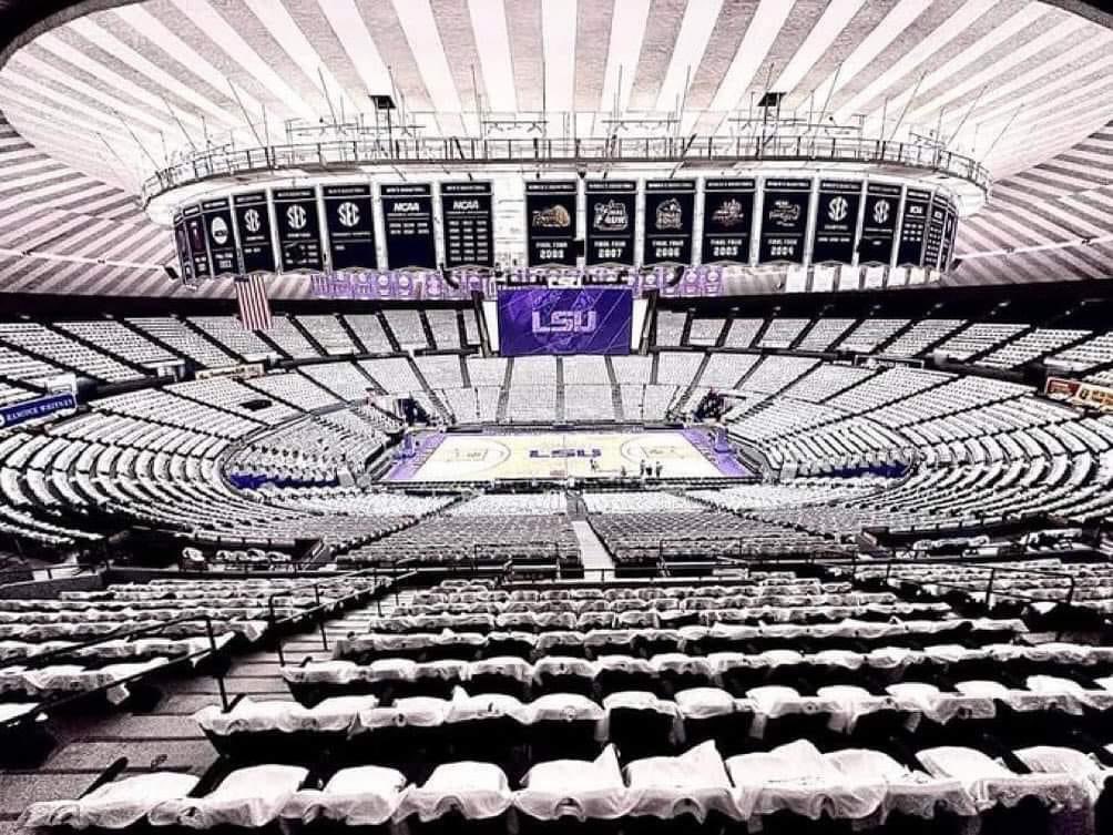 LSU Uniform Tracker tweet media