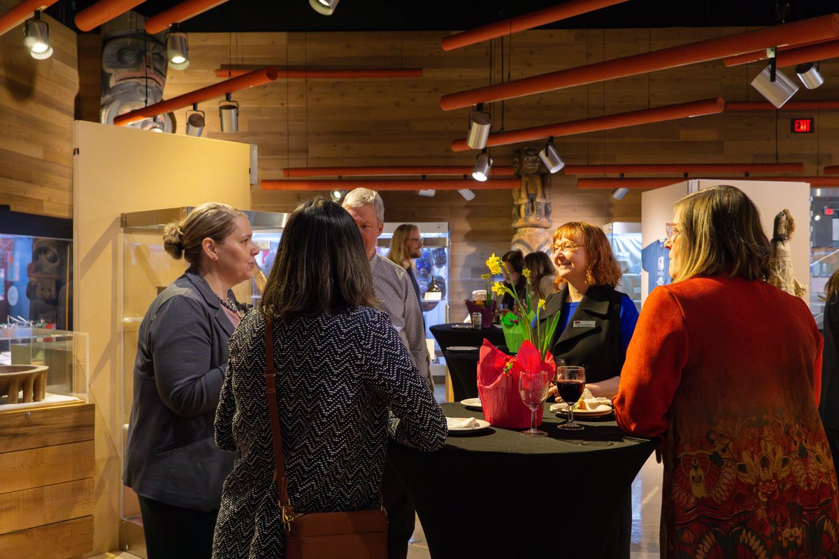 Earlier this month, we were thrilled to welcome <a href="/SSHRC_CRSH/">SSHRC</a> President Ted Hewitt to <a href="/SFU/">Simon Fraser University</a> for a special town hall. It was wonderful to see our community gathered to discuss opportunities, priorities &amp; insights in Canada’s social sciences &amp; humanities research scene! 🍁