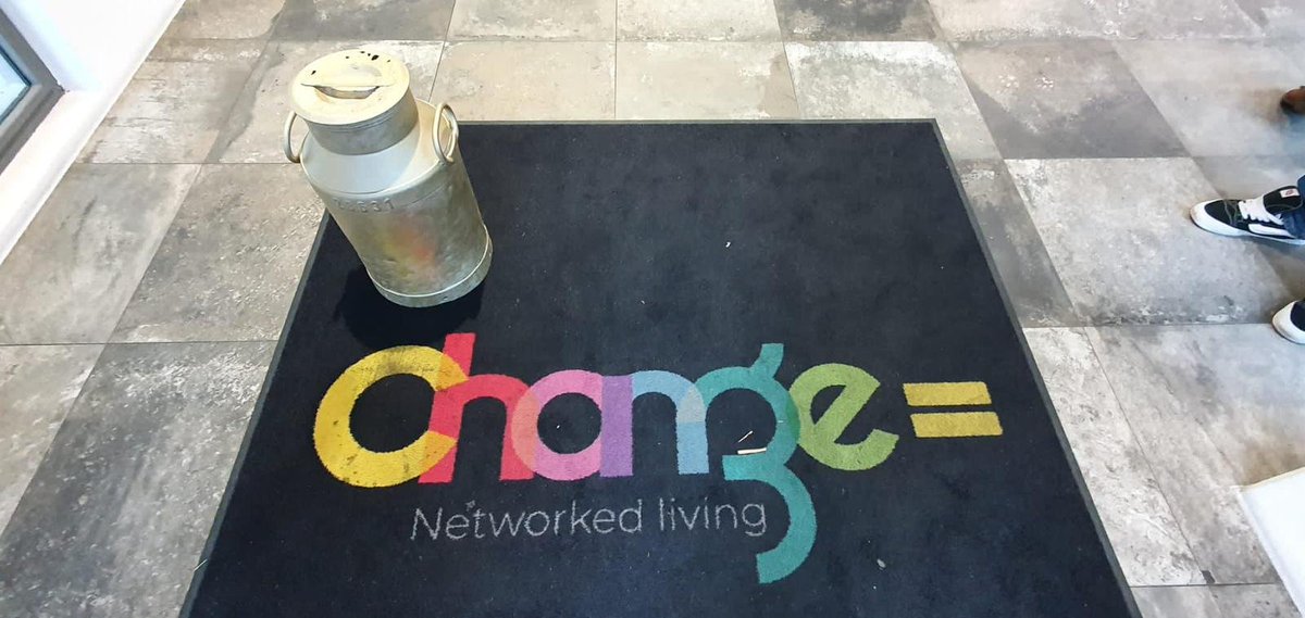 De SP-jongeren hebben Ralph Mamadeus van verhuurder Change= verkozen tot de Amsterdamse huisjesmelker van het jaar 2023. Change= verdient deze oneervolle titel, omdat ze jongeren uitknijpen met onbetaalbare huren, onterechte community kosten en hoge servicekosten.

Gefeliciteerd!