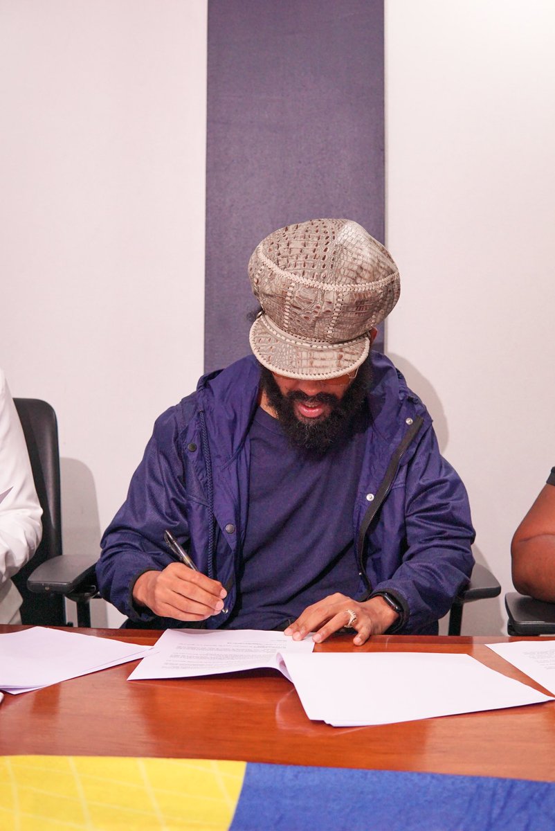 876SpringWater's tweet image. 876 Spring Water is proud to be the official hydration partner for the lost in time festival @lostintimefestival . Our commitment to hydration transcends time with a Uniquely Jamaican experience. #876Water #LostInTimeFestival