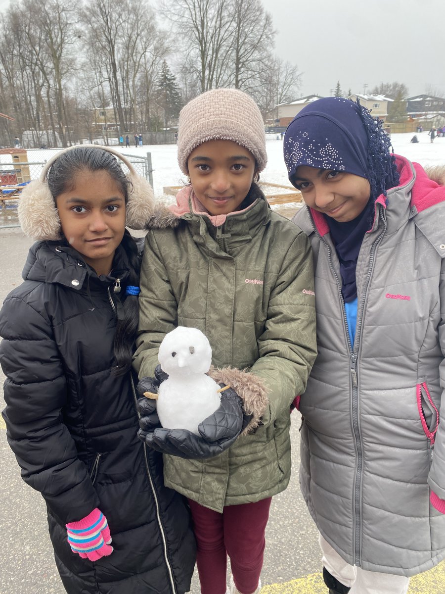 More innovative and creative building in the snow!
⛄️❄️⛄️