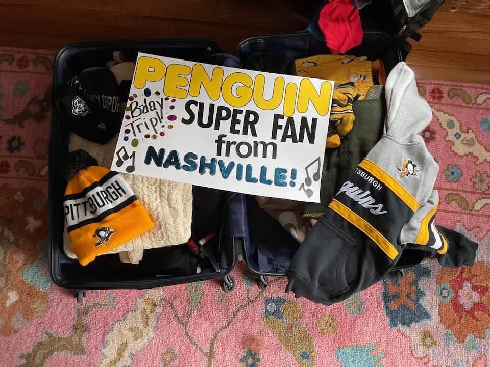Getting ready for Niles’ bday trip to Pittsburgh to see the @penguins ! #crosby #PittsburghPenguins #NHL #NHLPenguins #birthdaytrip #11 @speaklounder