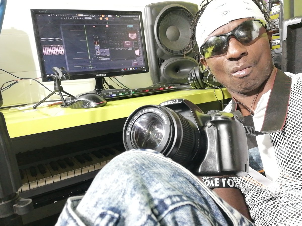 dj-cl@$h 0ffline $tudio