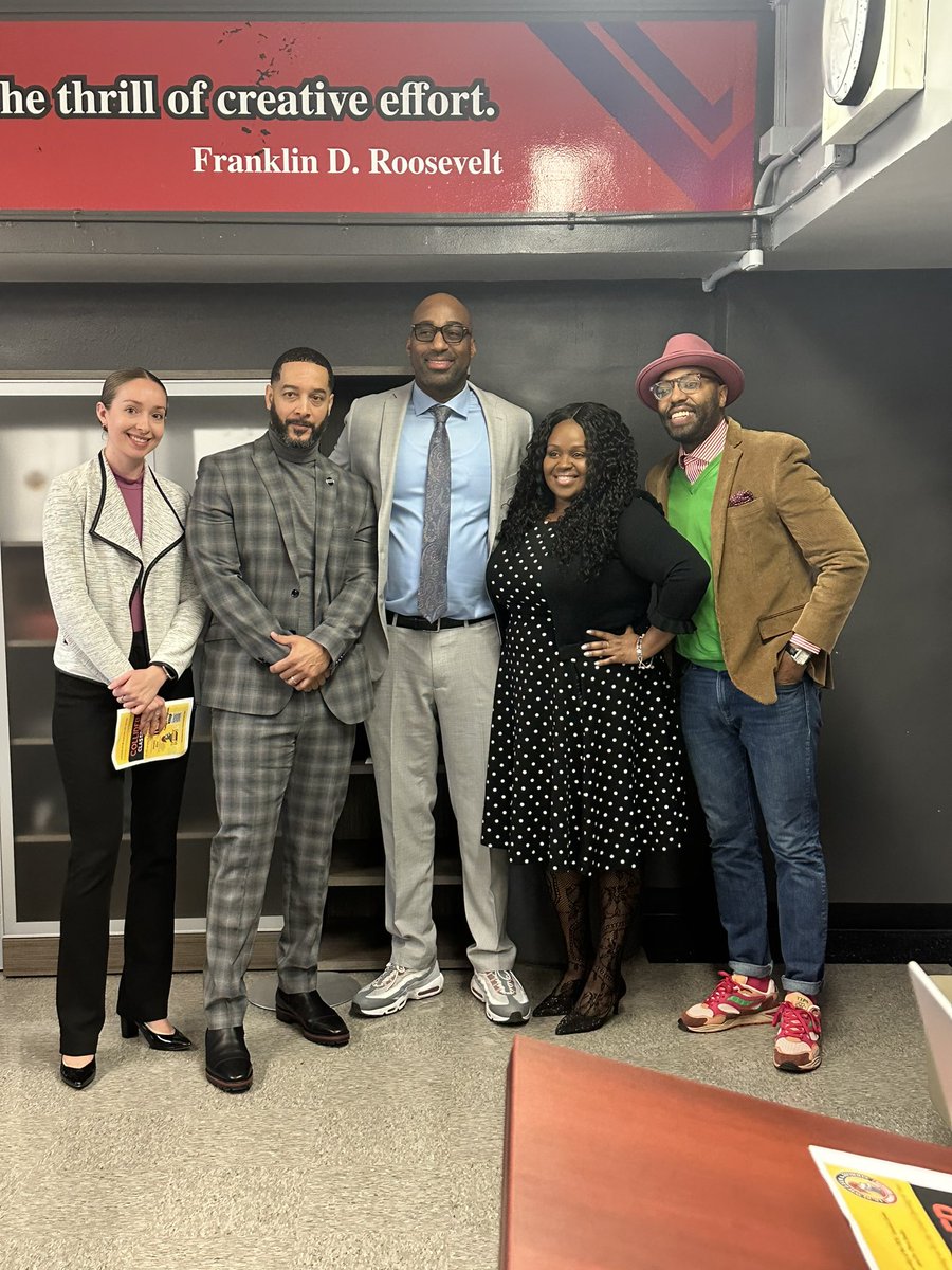 Thankful for this innovative partnership with @chrisemdin to transform how students experience education in The Collider Classroom. #elevatingstudentvoice @KOJO_CAMP @DrMarionWilson @D31DSPalton @NYCSchools @DOEChancellor @MrsChiappone