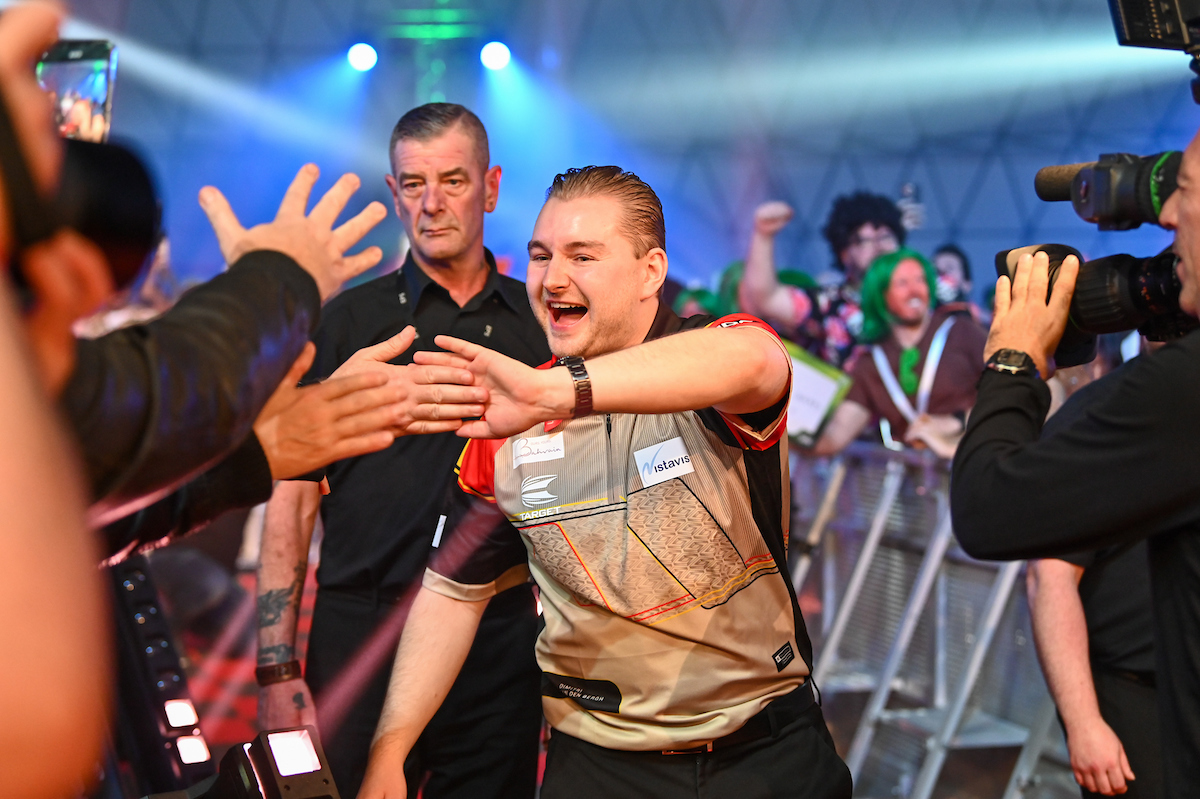 Dutch Darts Masters 🔴⚪🔵

"The Dream Maker" Dimitri Van den Bergh returns to action for the first time since the World Championships where he'll be looking to kickstart his year with a World Series title!

Good luck!

Shop Dimi's range here: bit.ly/3PyPAFP

#TeamTarget