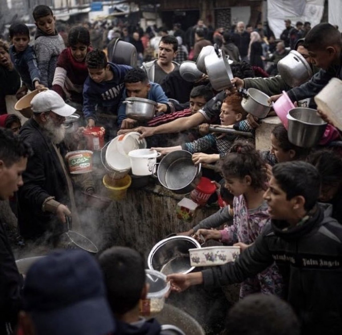 Siyonist Soykırımı Durdurun!

Gazze’nin çocukları açlıktan ölüyor!

 #GazaStarving