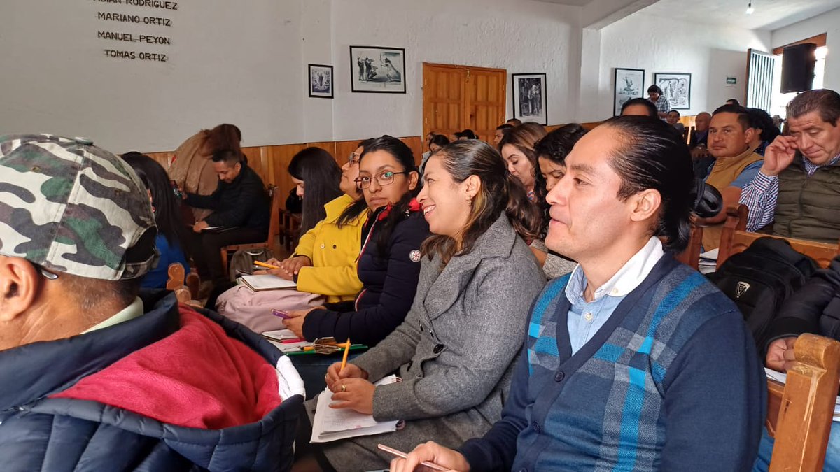 epoem1951's tweet photo. Docentes de la EPO195, asisten al Curso-Taller "Planeación Didáctica: Desarrollo de Progresiones de Aprendizajes" impartida por el Dr. Isidro Zariñan Medina, en la Casa de Cultura de Sultepec, Estado de México... #SOMOSESPO195 https://t.co/VQhSaY5Gr8