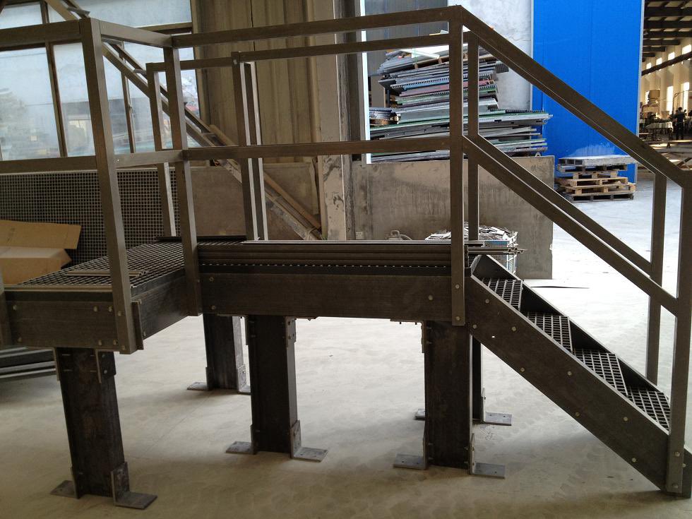 davidwang930's tweet image. We are manufacturing the fiberglass platform.