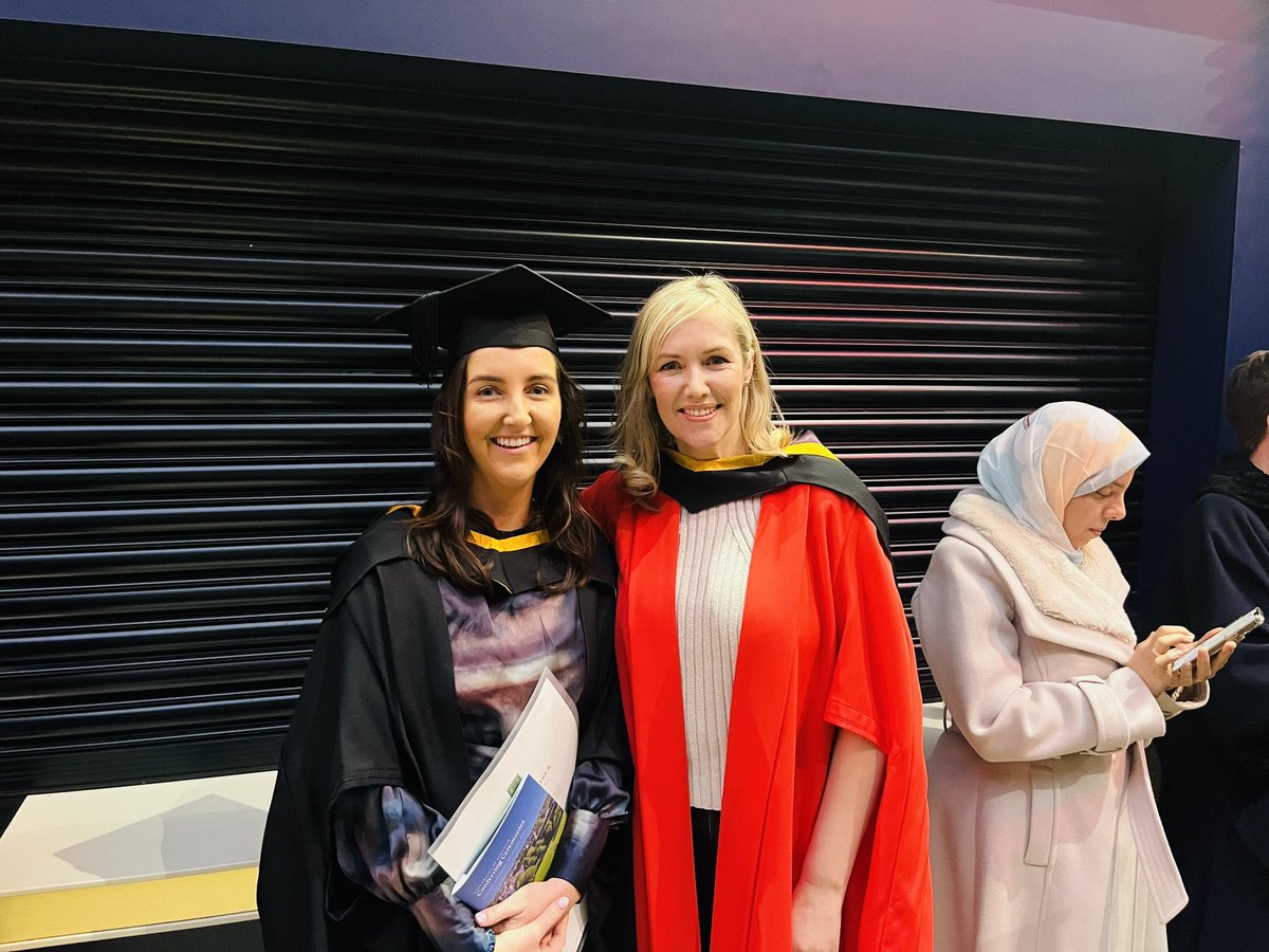 Congratulations to @SarahBartonSI who graduated with a Masters in Psychology for her work with #SUPERWELL ✨ - a @UL @ScoilIde collaboration funded by @TeachingCouncil supervised by @JennytalksPsych We wish Sarah all the best with her career 🙌🏻🎊🍾