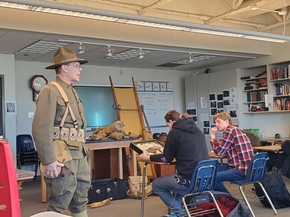 denveracademy's tweet image. Recently DA High School Teacher Kirsten Wander invited war re-enactor Sven Hillring into her history classrooms. In addition to dressing as a WWI soldier and a Civil War soldier, Sven also brought in historical artifacts for the students to see.
#damustangs #historyisfun