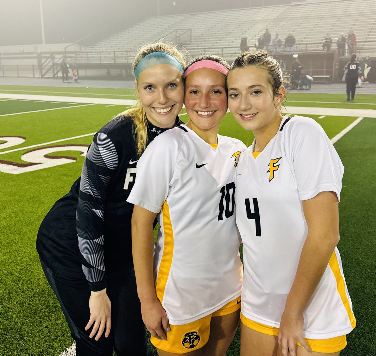 Player of the Game 🆚 Red Oak 
Madison Mayhall
Allie Cifuentes 
Olivia Foresman