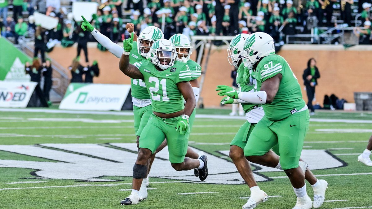 After a great conversation with @CutterLeftwich I am blessed to receive an offer to the University of North Texas!!! @TrustMyEyesO @kilgore_fb @coach_lyons47 @Fuller_Clint