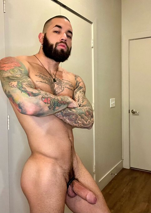 I make the rules, you shut up &amp; listen 🤏 https://t.co/VG72lHOzMW