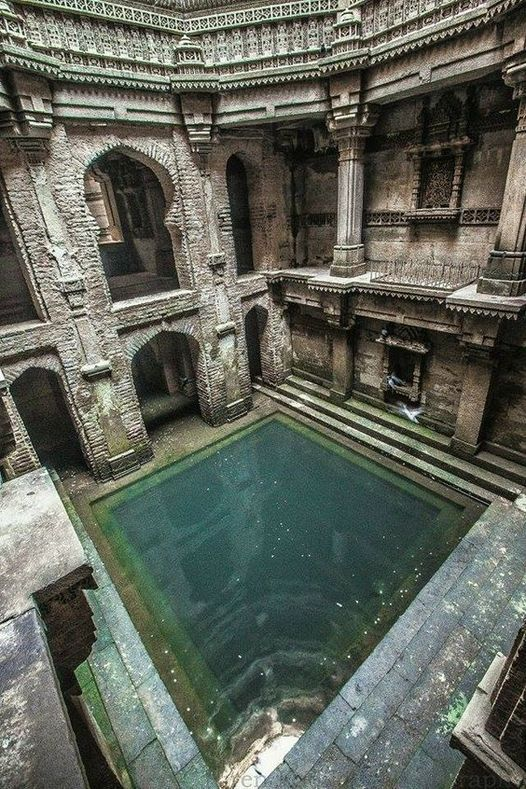 MichealCastill6's tweet photo. Abandoned town found like a miniature city https://t.co/XUMsdlvfea