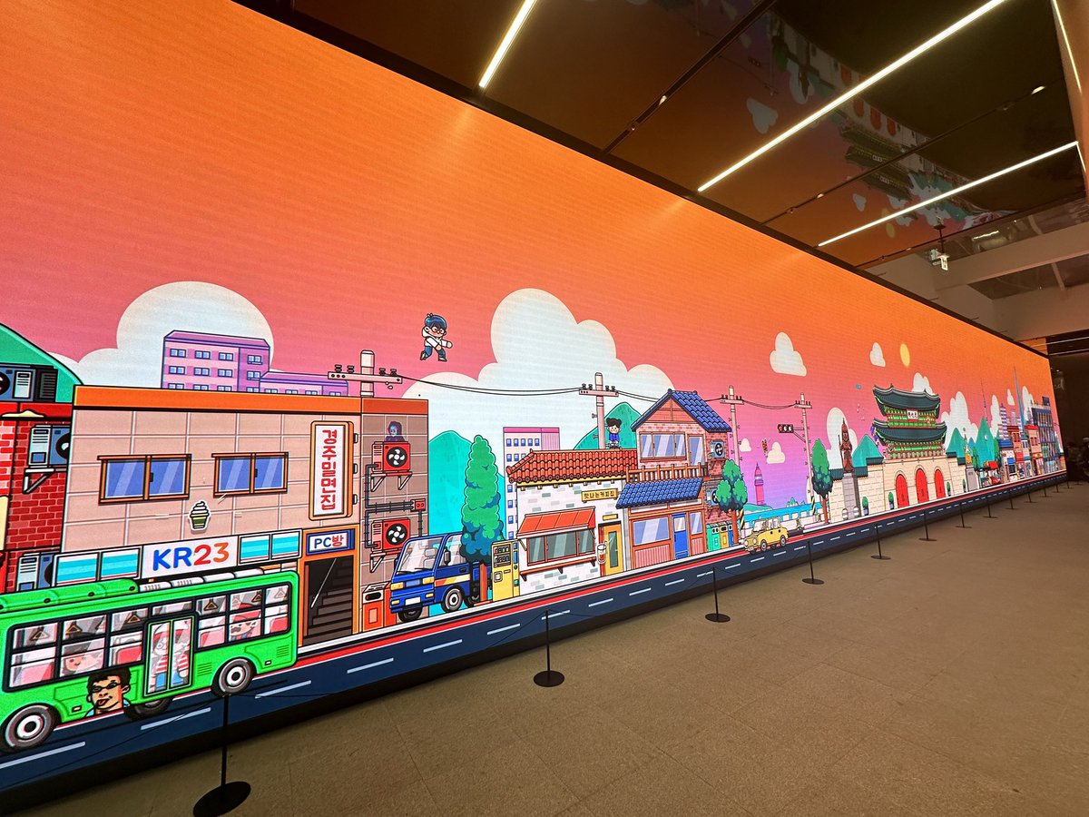 Gm.
Gigantic screen with full of animations. ☺️