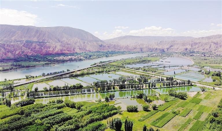 ExploreGansu's tweet photo. ☁️⛰️🌊Behold the breathtaking beauty of Linxia Hui autonomous prefecture, #Gansu province, where lush mountains, azure skies, and crystal-clear waters create a harmonious haven. #CharmingGansu #GansuGlance #NaturalBeauty https://t.co/FwOLv3Z6if