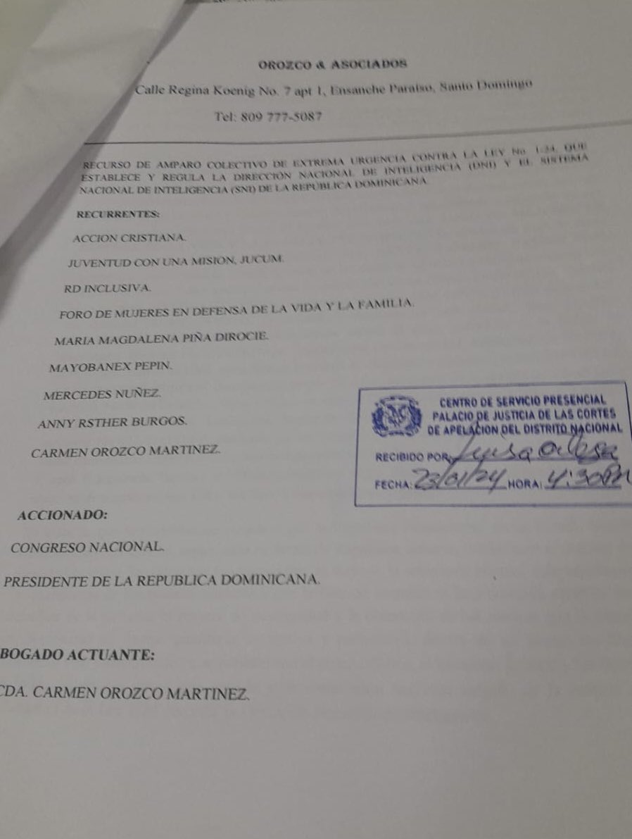 DamarisPatrocin's tweet photo. Como sabemos lo que se está manejando con la Ley 1-24, no solo depositamos un recurso de inconstitucionalidad en el @TribunalConstRD en el dia de ayer (el primero que el @TribunalConstRD recibió).

Sino que también depositamos un recurso de amparo en el @TSA. 

Sabíamos que conociendo los simuladores como son, nos adelantamos.

Los estaremos chequeando, porque ahora estamos leyendo la Ley artículo por artículo y resulta que nos hemos topado con el art 8 y el art 22, que pican y se extienden. @Pachecoalfredoo @ricardodlsanto3 ahora el DNI puede vender armas a TROCHA y MOCHA, a espaldas de @MinInteriorRD @chuvasquez y armar a medio Haití…